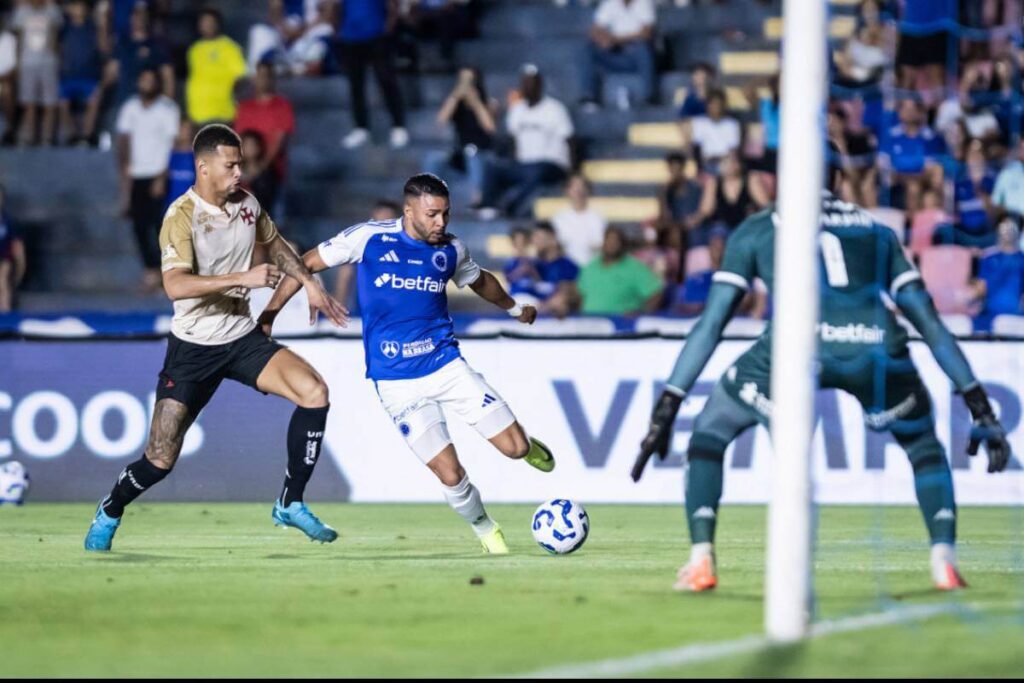 Vasco perde para o cruzeiro, e demite o técnico Carille. 2 vasco x cruzeiro 27