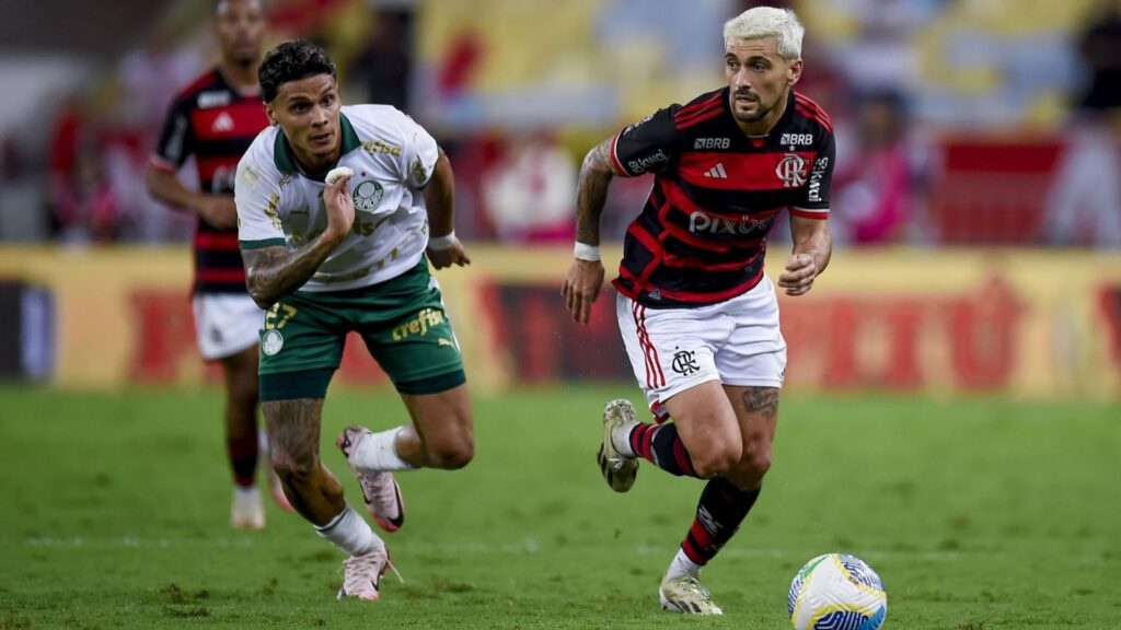 Flamengo vence Palmeiras e vantagem cai para um ponto. 2 fla 5